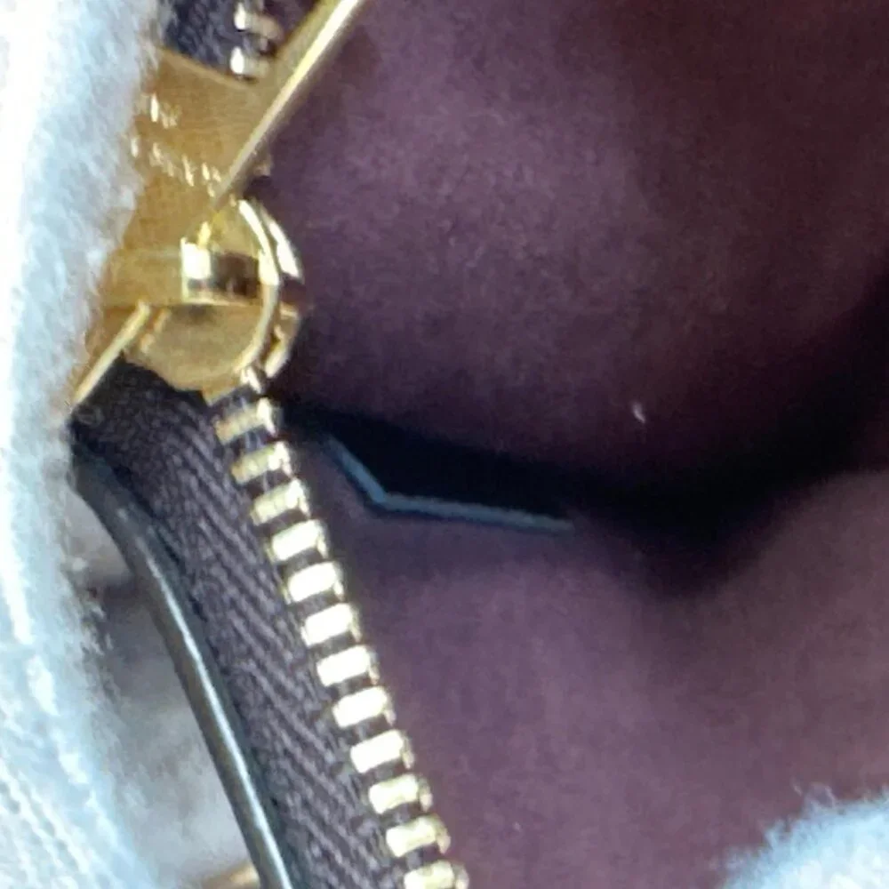 Louis Vuitton  Monogram Vernis Wristlet Amarante - Picture 11 of 11